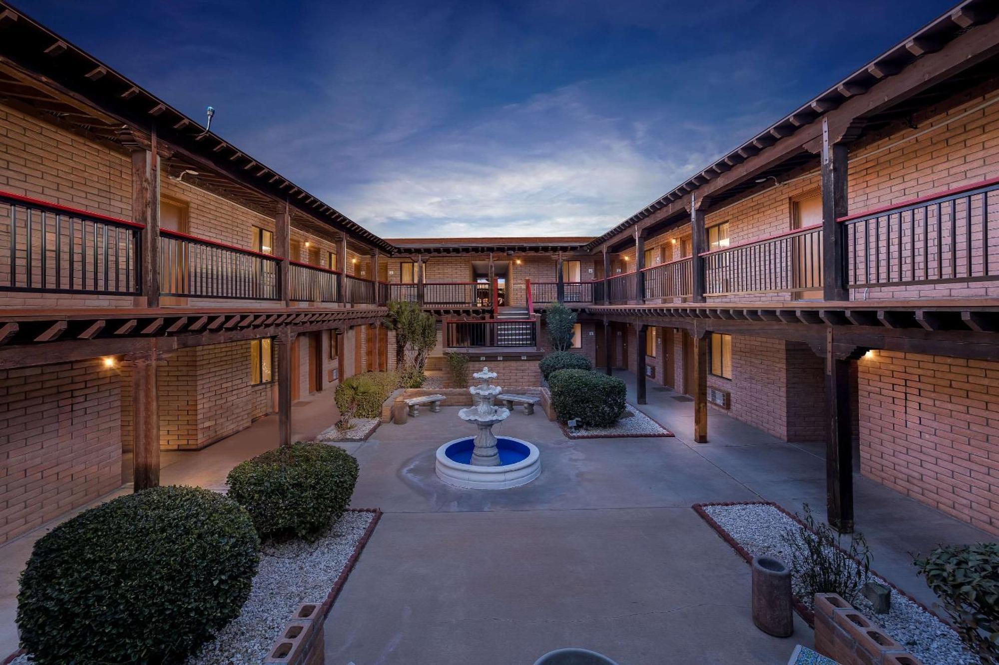 Clarion Inn Sierra Vista Bagian luar foto
