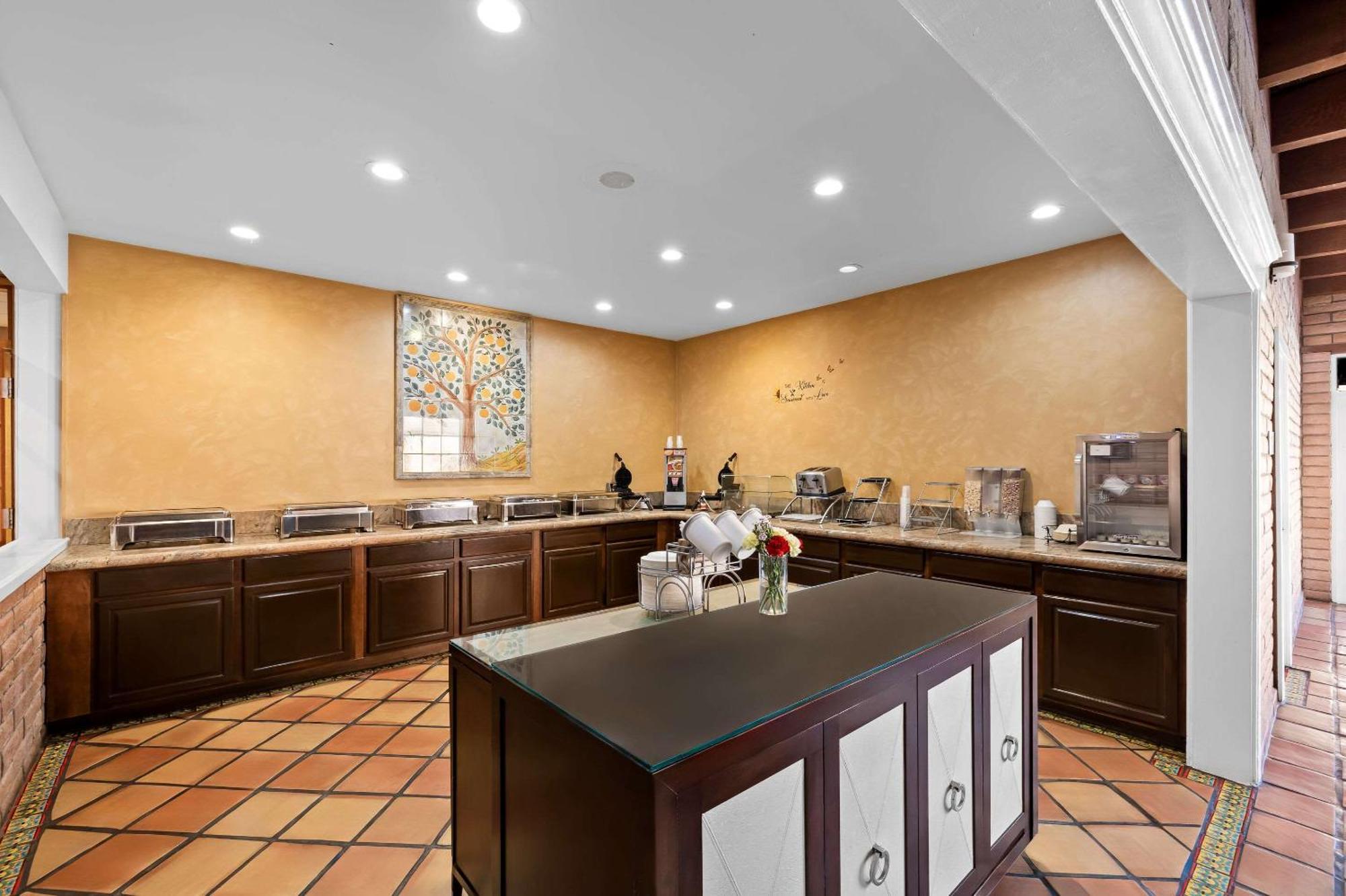 Clarion Inn Sierra Vista Bagian luar foto