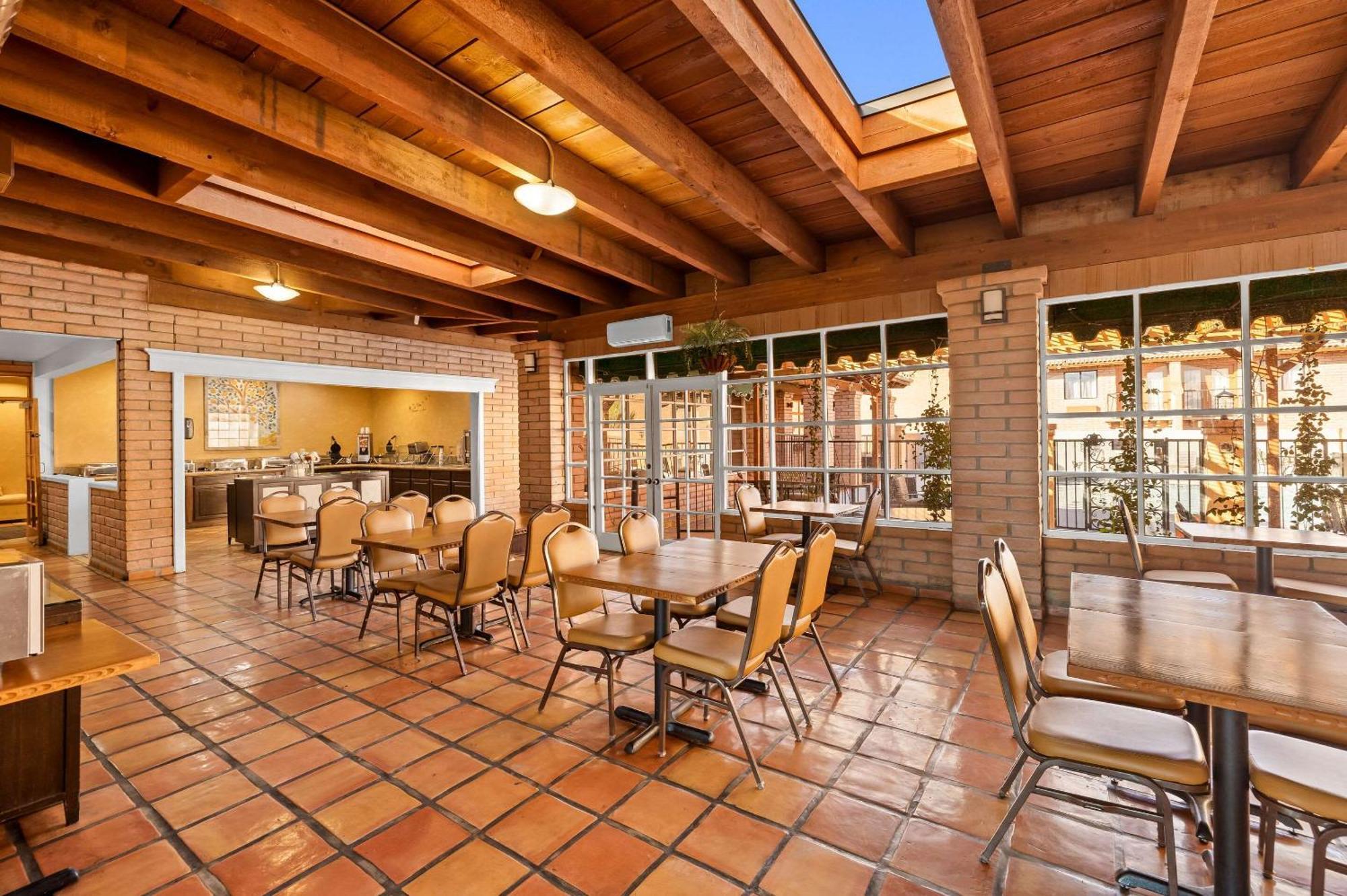 Clarion Inn Sierra Vista Bagian luar foto